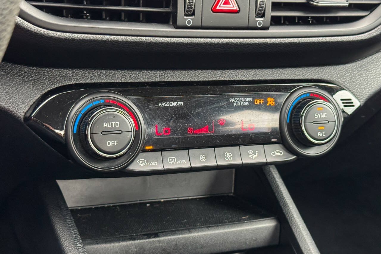 Used 2019 Kia Forte LXS FWD image 25