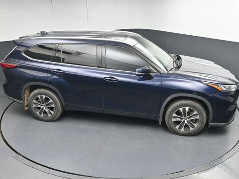 Used 2020 Toyota Highlander XLE image 34