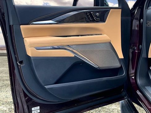 Certified 2025 Cadillac Escalade IQ Luxury 2 AWD/4WD image 20