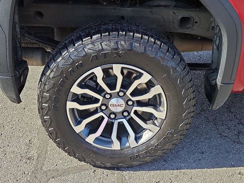 Certified 2022 GMC Sierra 1500 AT4 w/ AT4 Premium Package image 7