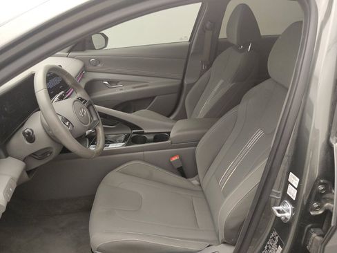 Used 2025 Hyundai Elantra SEL FWD image 17