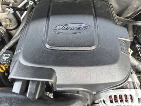 Used 2011 Chevrolet Suburban LTZ RWD image 25