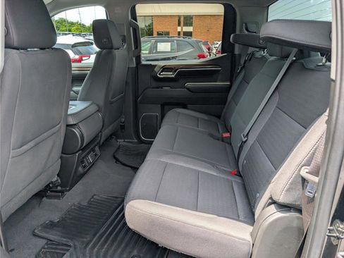 Used 2023 Chevrolet Silverado 1500 LT AWD/4WD image 14