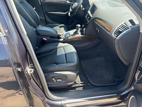 Used 2017 Audi Q5 2.0T Premium Plus w/ Technology Package AWD/4WD image 13