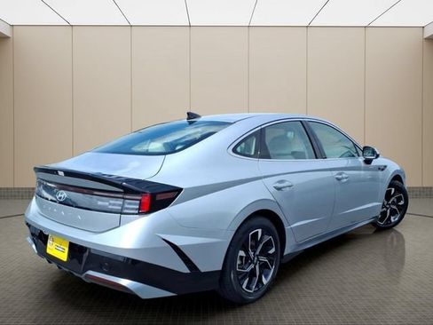 Used 2024 Hyundai Sonata SEL FWD image 8