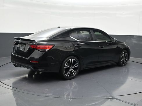 Used 2022 Nissan Sentra SR w/ Electronics Package FWD image 5