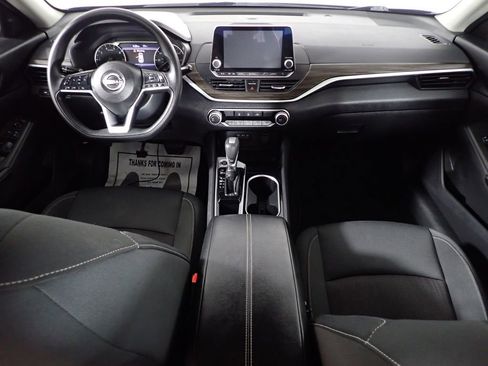 Used 2024 Nissan Altima 2.5 SV image 29