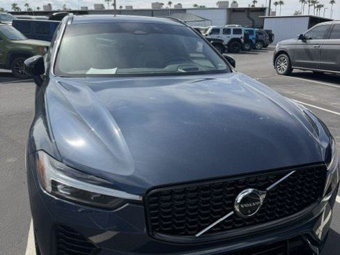 Used 2022 Volvo XC60 T8 R-Design w/ Advanced Package AWD/4WD image 2