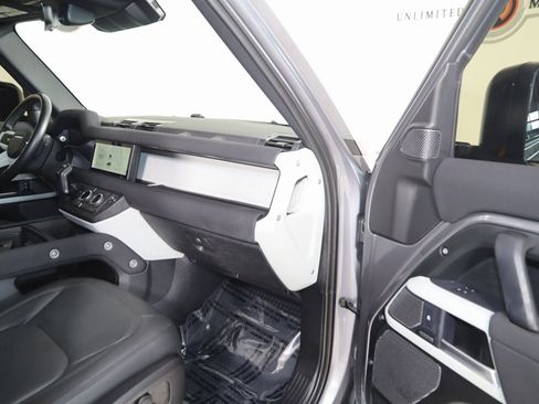 Used 2023 Land Rover Defender 110 SE image 52