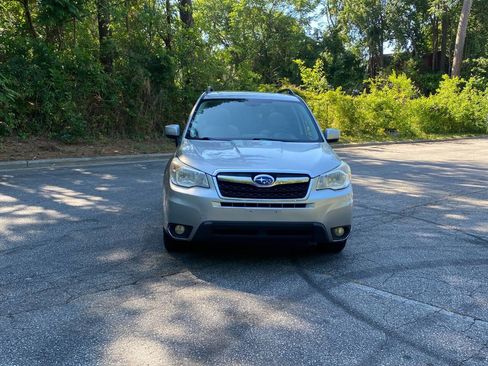 Used 2015 Subaru Forester 2.5i Limited AWD/4WD image 2