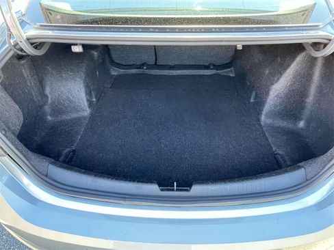 Used 2024 Chevrolet Malibu LT image 11