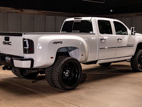 Used 2012 GMC Sierra 3500 Denali image 9