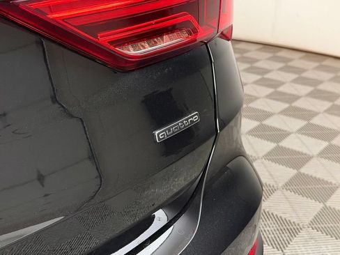 Certified 2025 Audi Q3 2.0T Premium Plus w/ Premium Plus Package AWD/4WD image 11