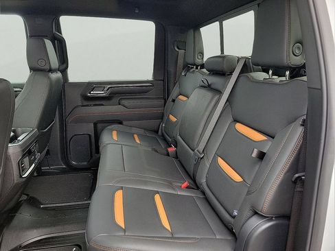 Used 2025 GMC Sierra 2500 AT4 w/ AT4 Premium Plus Package AWD/4WD image 13
