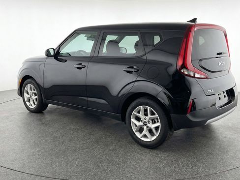 Used 2025 Kia Soul LX w/ LX Technology Package FWD image 6