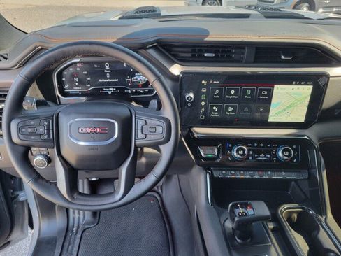Used 2025 GMC Sierra 1500 AT4 w/ AT4 Premium Package AWD/4WD image 11