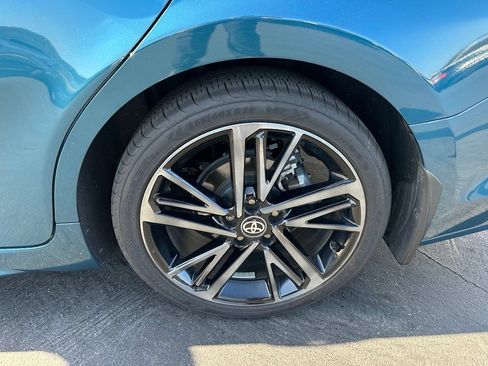 Used 2025 Toyota Camry XSE FWD image 6