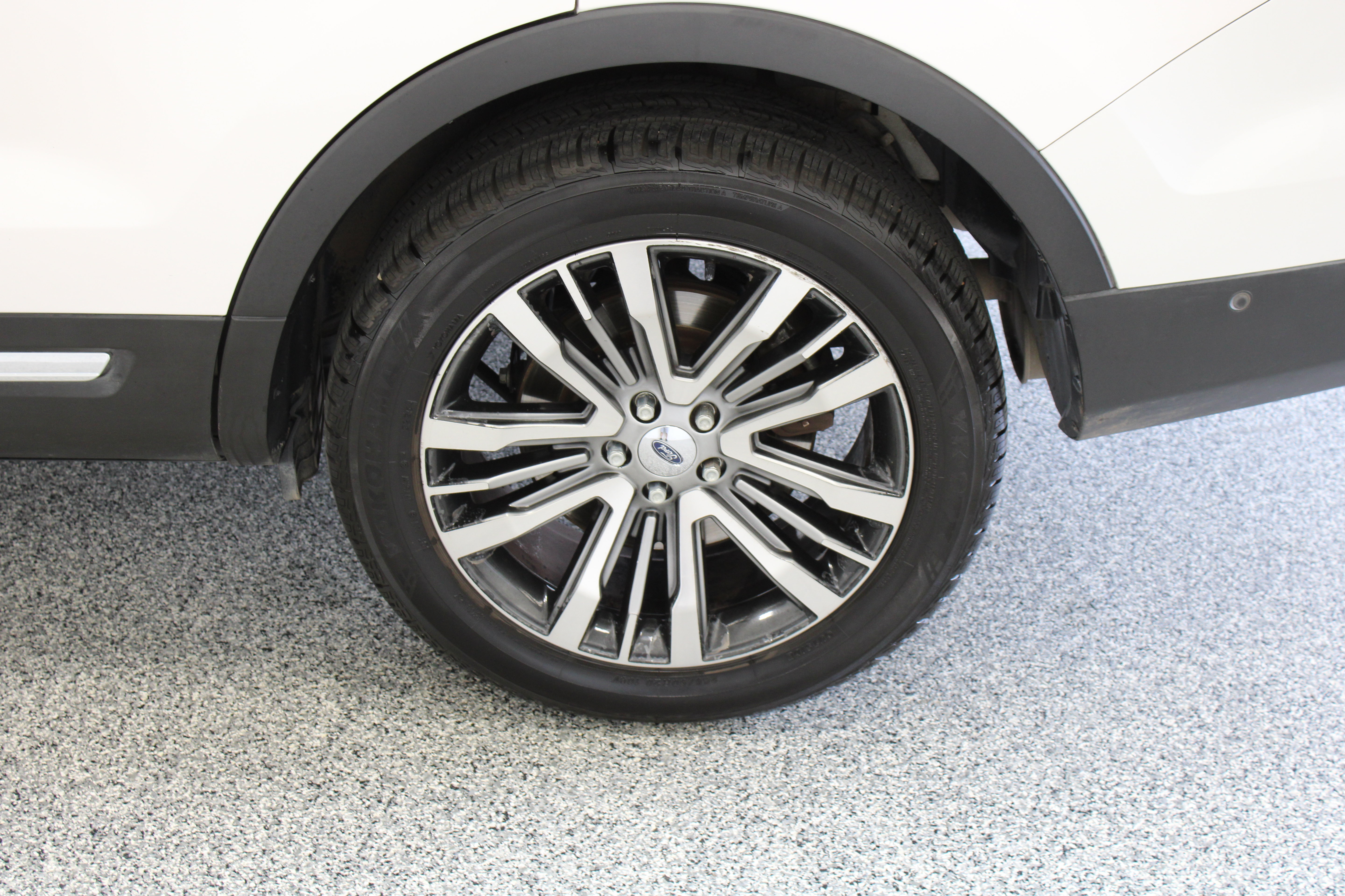 Used 2017 Ford Explorer Platinum AWD/4WD image 10