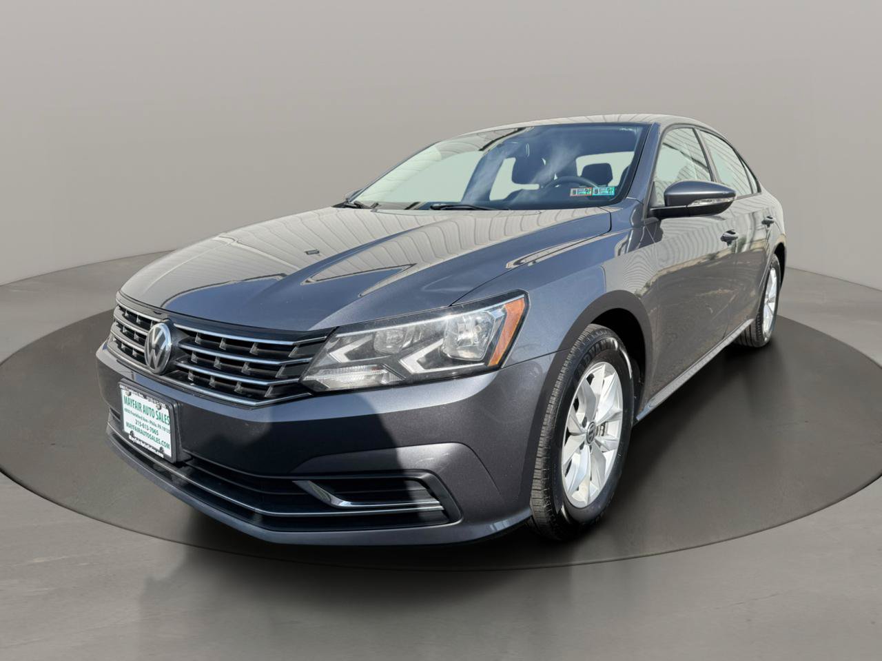 Used 2018 Volkswagen Passat 2.0T S w/ Driver Assistance Package FWD image 4