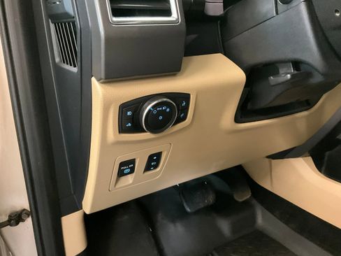Used 2017 Ford F150 XLT w/ Equipment Group 302A Luxury AWD/4WD image 12