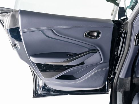 Used 2025 Aston Martin DBX 707 image 22