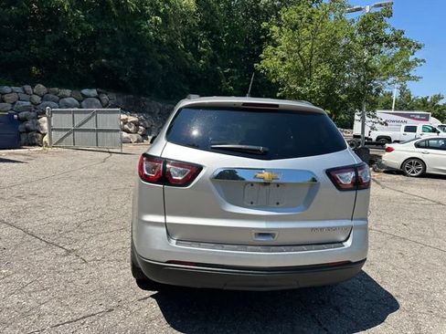 Used 2015 Chevrolet Traverse LS FWD image 4