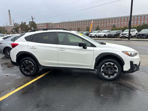 Used 2022 Subaru Crosstrek 2.0i image 4