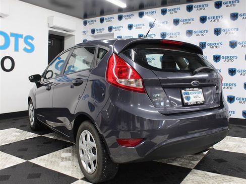 Used 2013 Ford Fiesta SE w/ Super Fuel Economy Pkg image 2