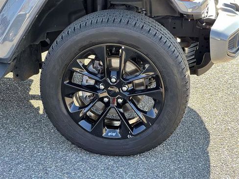 Used 2023 Jeep Wrangler Unlimited Sahara image 7