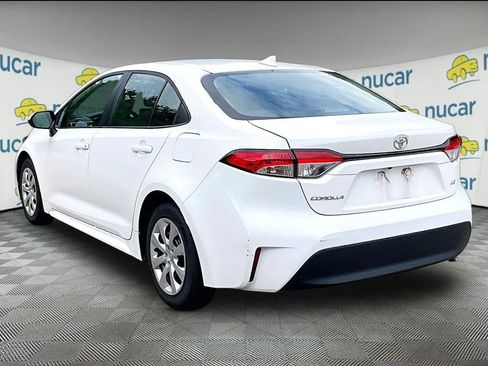 Used 2025 Toyota Corolla LE FWD image 5