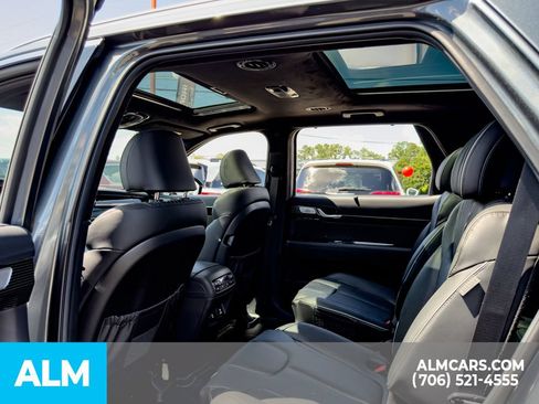 Used 2025 Hyundai Palisade Calligraphy FWD image 16