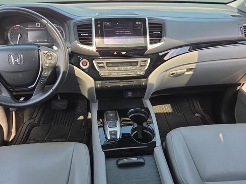 Used 2017 Honda Pilot Touring image 13