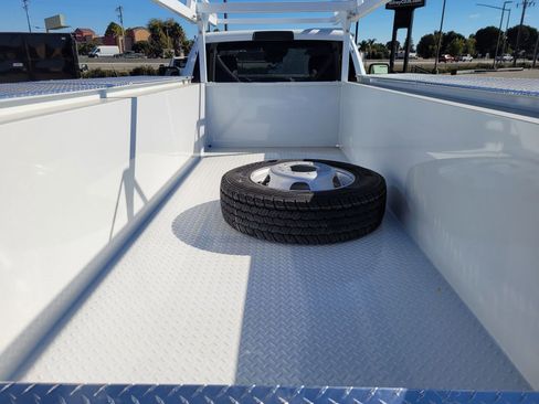 New 2026 RAM 5500 Tradesman w/ Chrome Appearance Group image 7