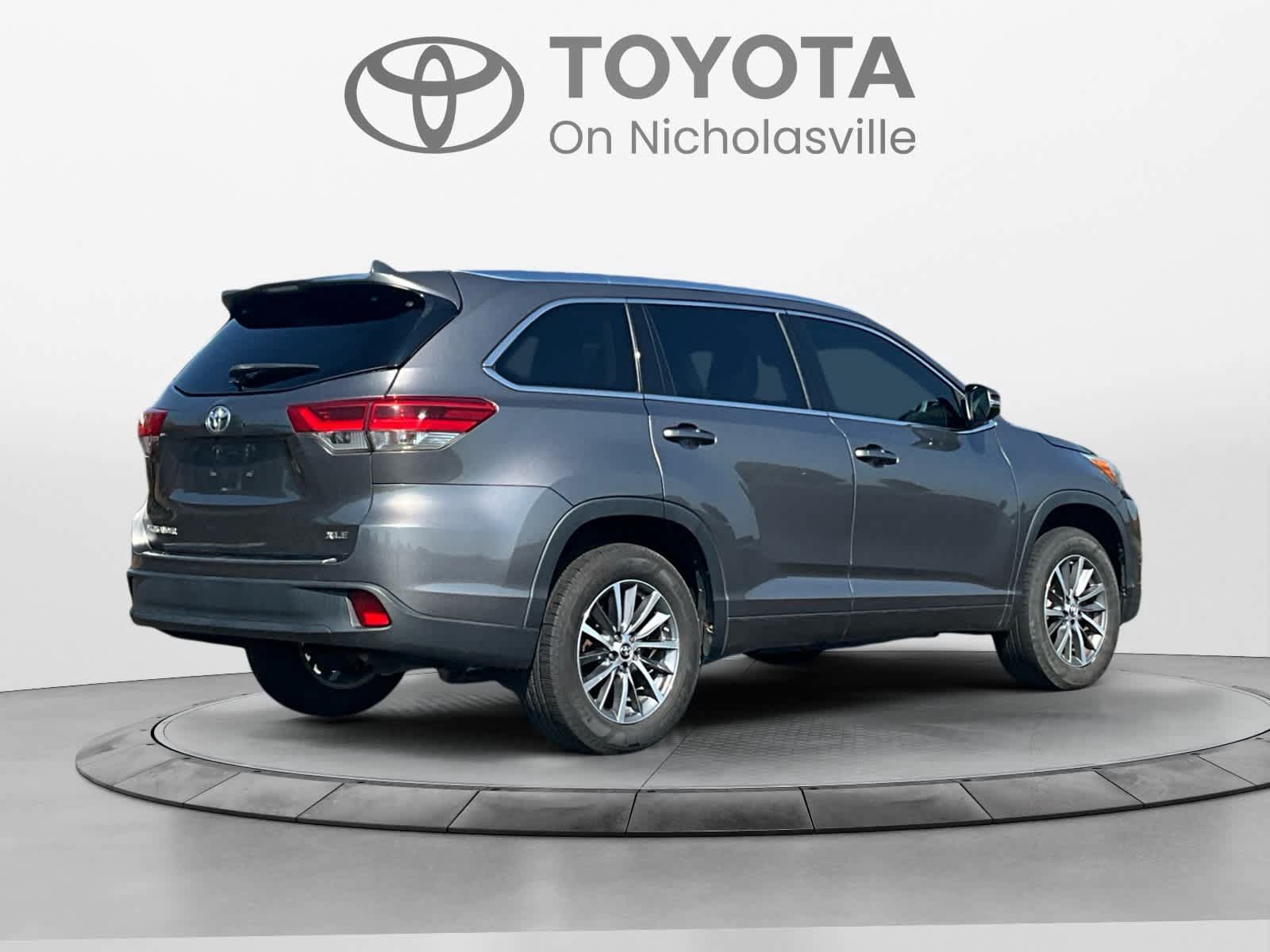 Used 2018 Toyota Highlander XLE FWD image 5