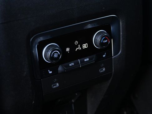 Used 2023 Chevrolet Tahoe Z71 w/ Luxury Package image 26