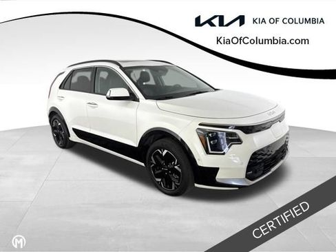 Certified 2023 Kia Niro Wave FWD image 1