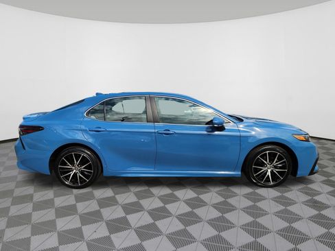 Used 2024 Toyota Camry SE FWD image 6