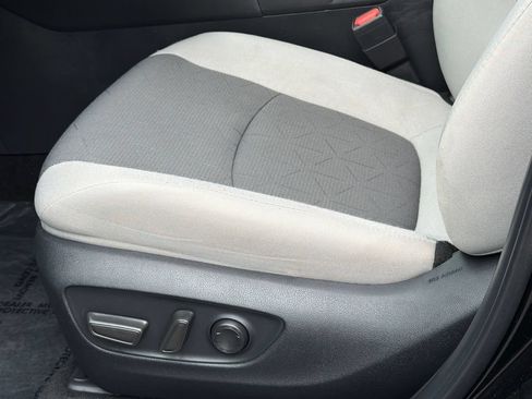 Used 2025 Toyota RAV4 XLE AWD/4WD image 18