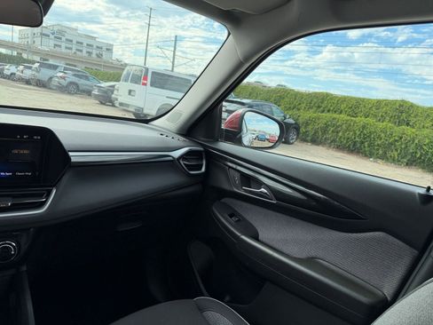 Used 2025 Chevrolet TrailBlazer LT image 33