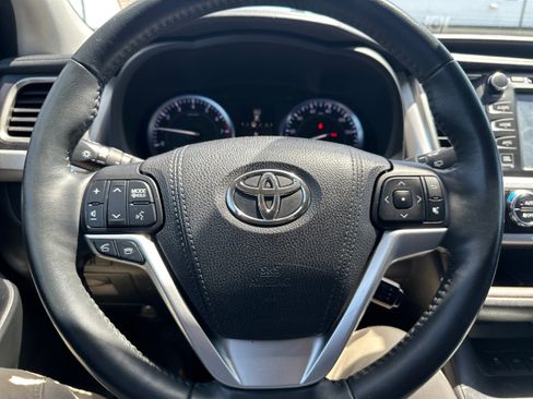 Used 2016 Toyota Highlander Limited AWD/4WD image 18