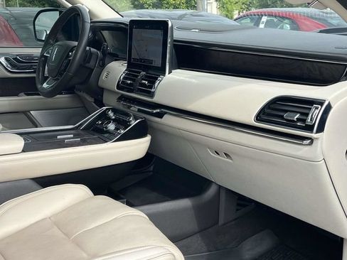 Used 2018 Lincoln Navigator L Reserve w/ Technology Package AWD/4WD image 29