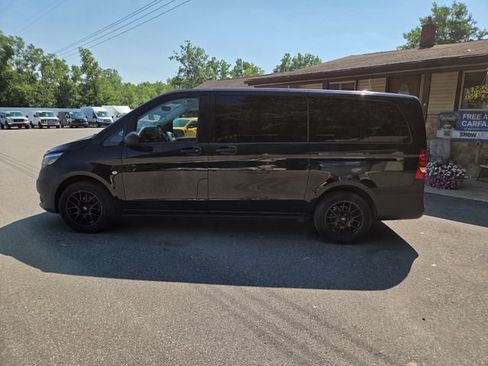 Used 2020 Mercedes-Benz Metris Passenger image 3
