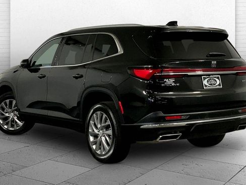 Used 2025 Buick Enclave Preferred FWD image 11