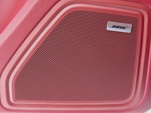 New 2026 Porsche Macan image 12