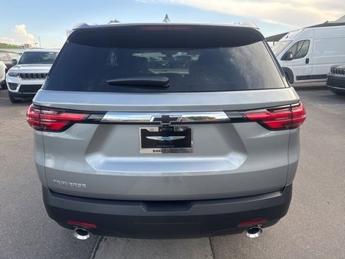 Used 2023 Chevrolet Traverse LS image 4