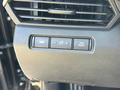 Used 2022 Nissan Altima 2.5 SV FWD image 15