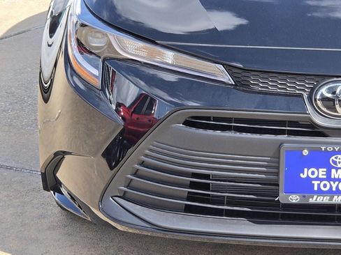 Used 2026 Toyota Corolla LE FWD image 5