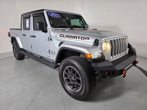 Used 2022 Jeep Gladiator Overland AWD/4WD image 8