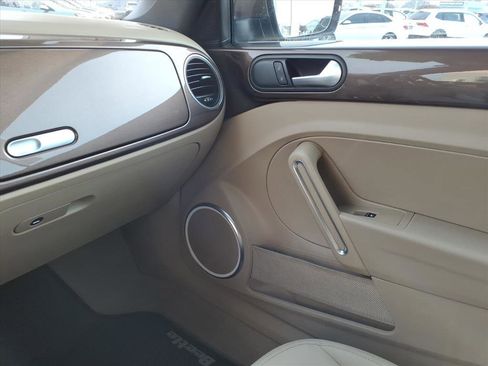 Used 2013 Volkswagen Beetle TDI image 20