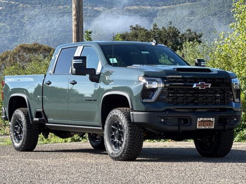 New 2026 Chevrolet Silverado 2500 ZR2 w/ ZR2 Bison Edition AWD/4WD image 2